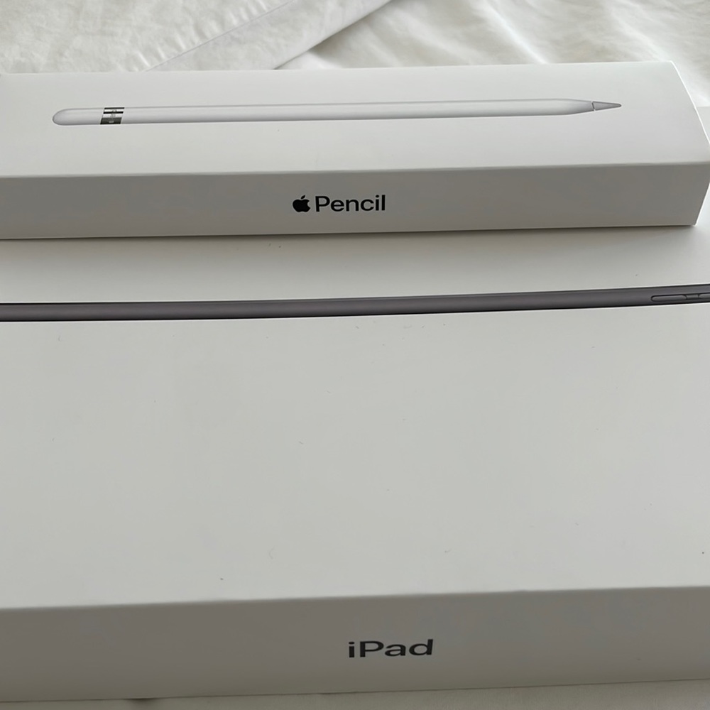 10.2 inch iPad and Apple Pencil for sale 64 GB
